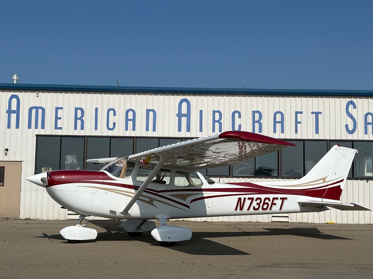 1977 Cessna R172K — photo 1