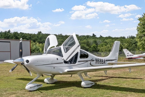 2017 Cirrus SR22-G6 — photo 2