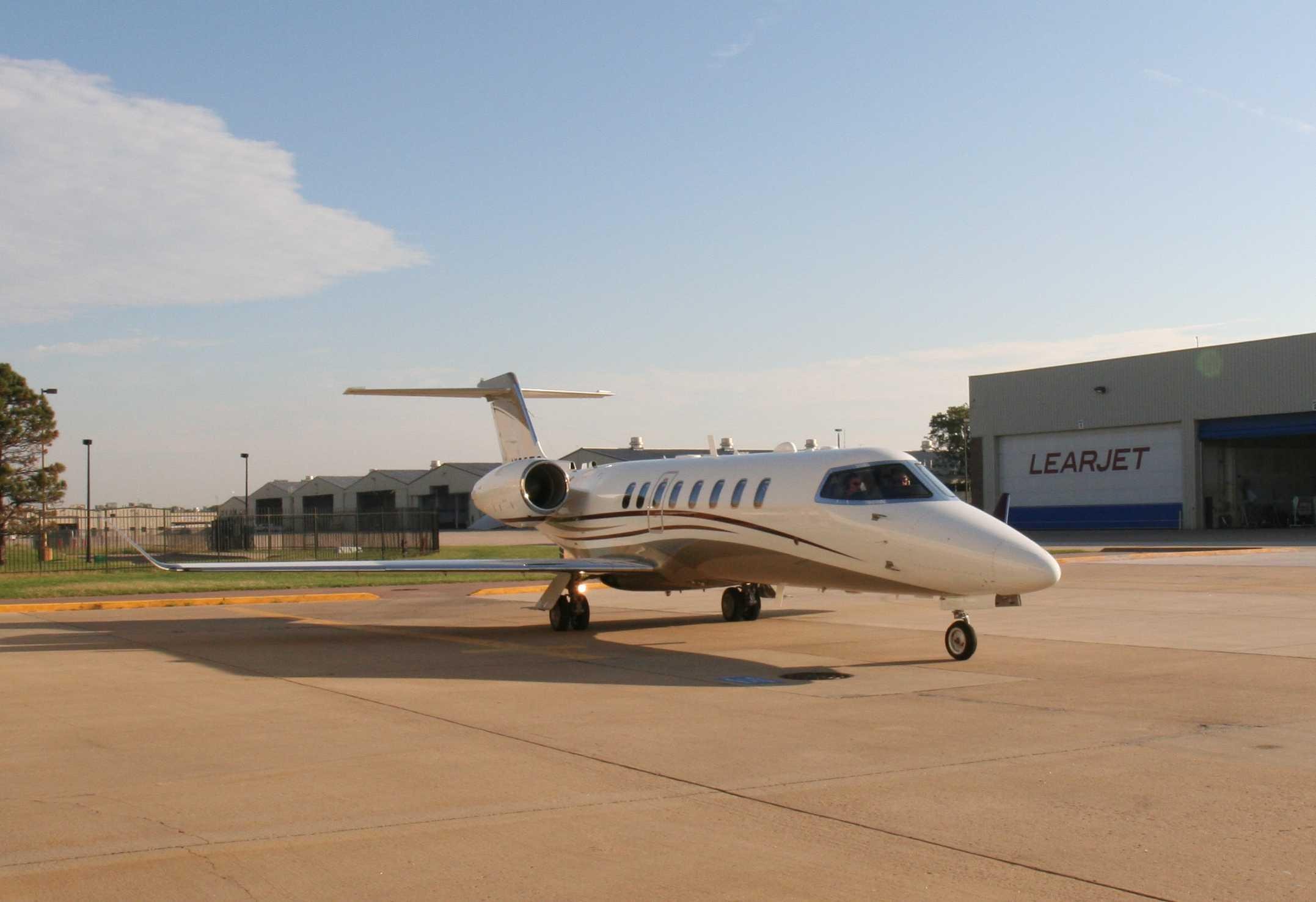 2016 Learjet 75 — photo 4