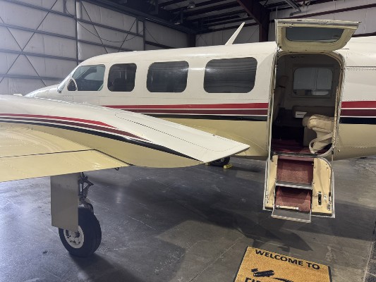 1979 Piper Navajo Chieftain PA-31-350 — photo 1