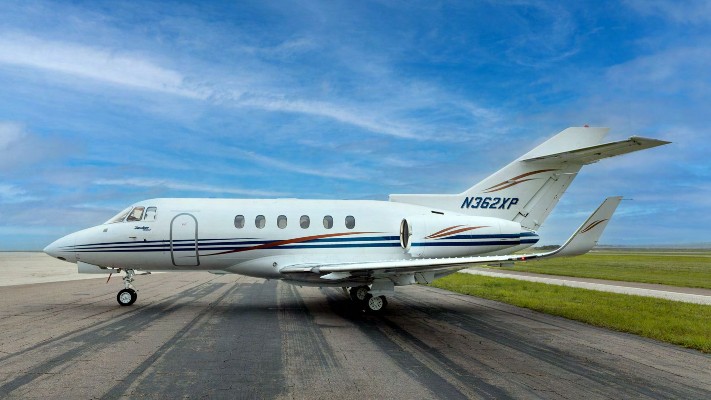 2010 Hawker 900XP — photo 1