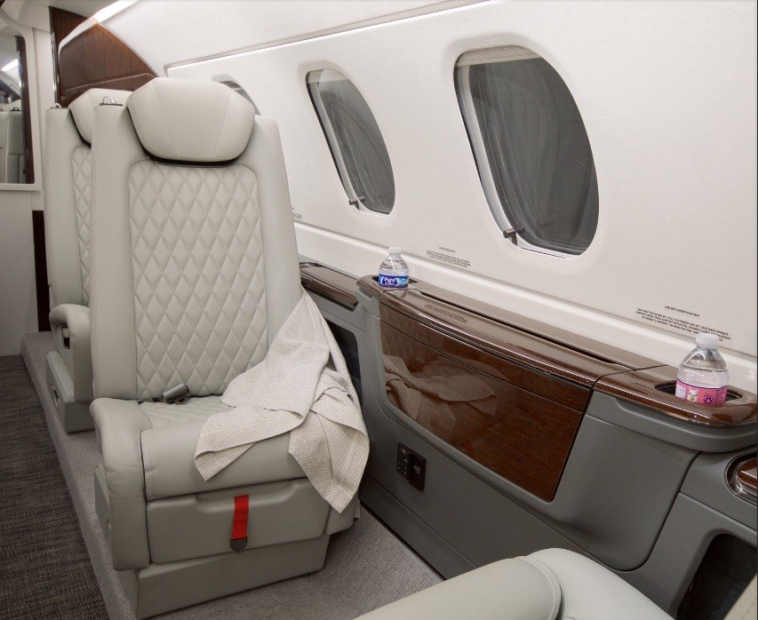 2019 Embraer Phenom 300 — photo 5