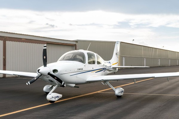 2004 Cirrus SR20-G2 — photo 2