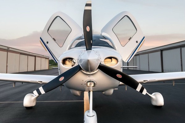 2004 Cirrus SR20-G2