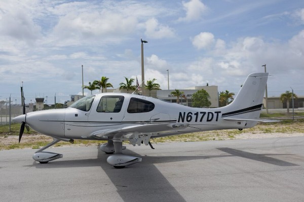 2015 Cirrus SR22-G5 — photo 1