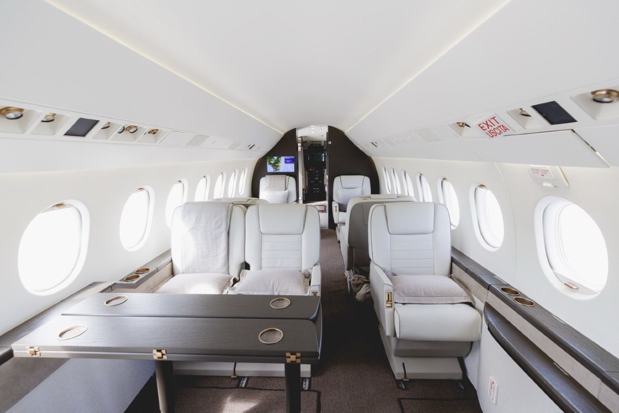 2000 Falcon 2000 — photo 3