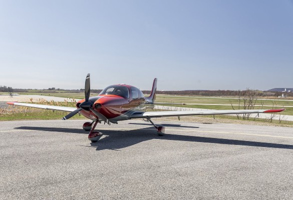 2005 Cirrus SR22-G2 — photo 2