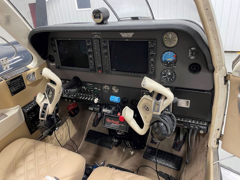 2006 Beechcraft Beech Baron G58, photo 12