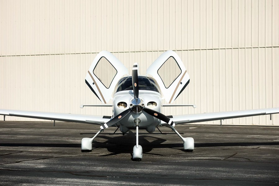 2008 Cirrus SR20-G3 GTS, photo 3
