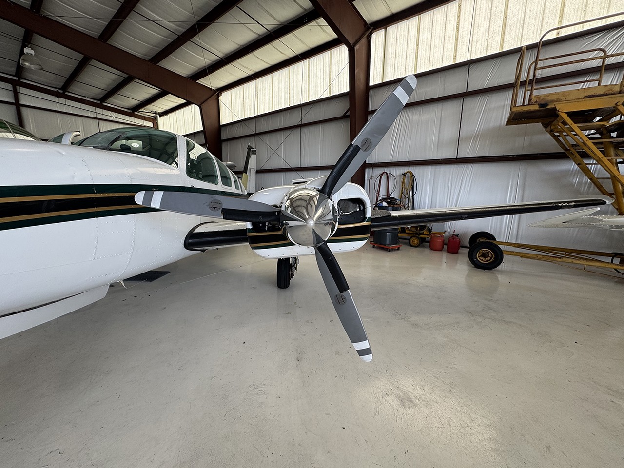 1997 Beech Baron 58 — photo 4