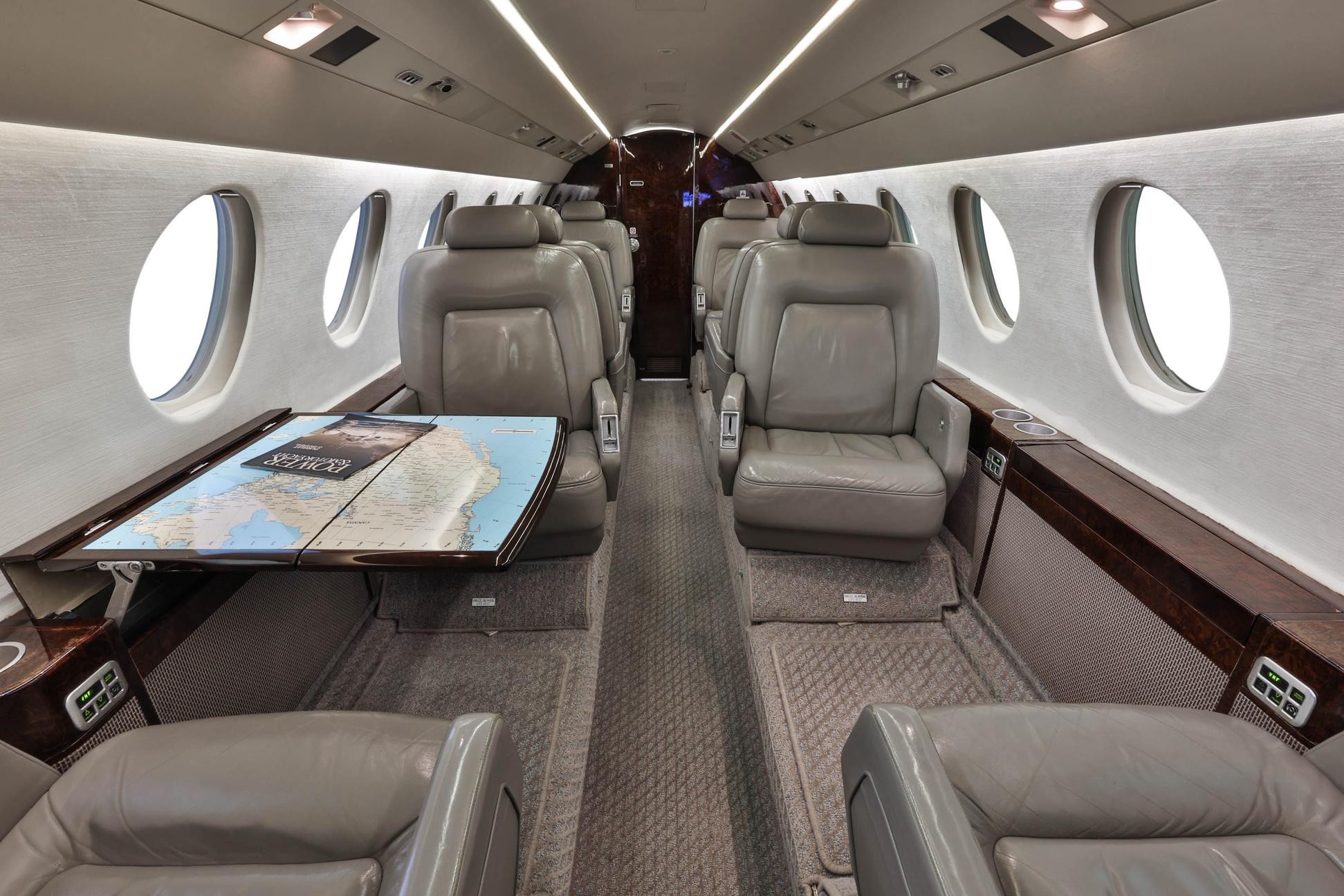 2000 Falcon 50 — photo 3