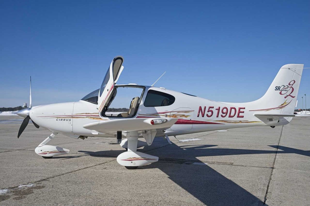 2006 Cirrus SR22-G2 — photo 2