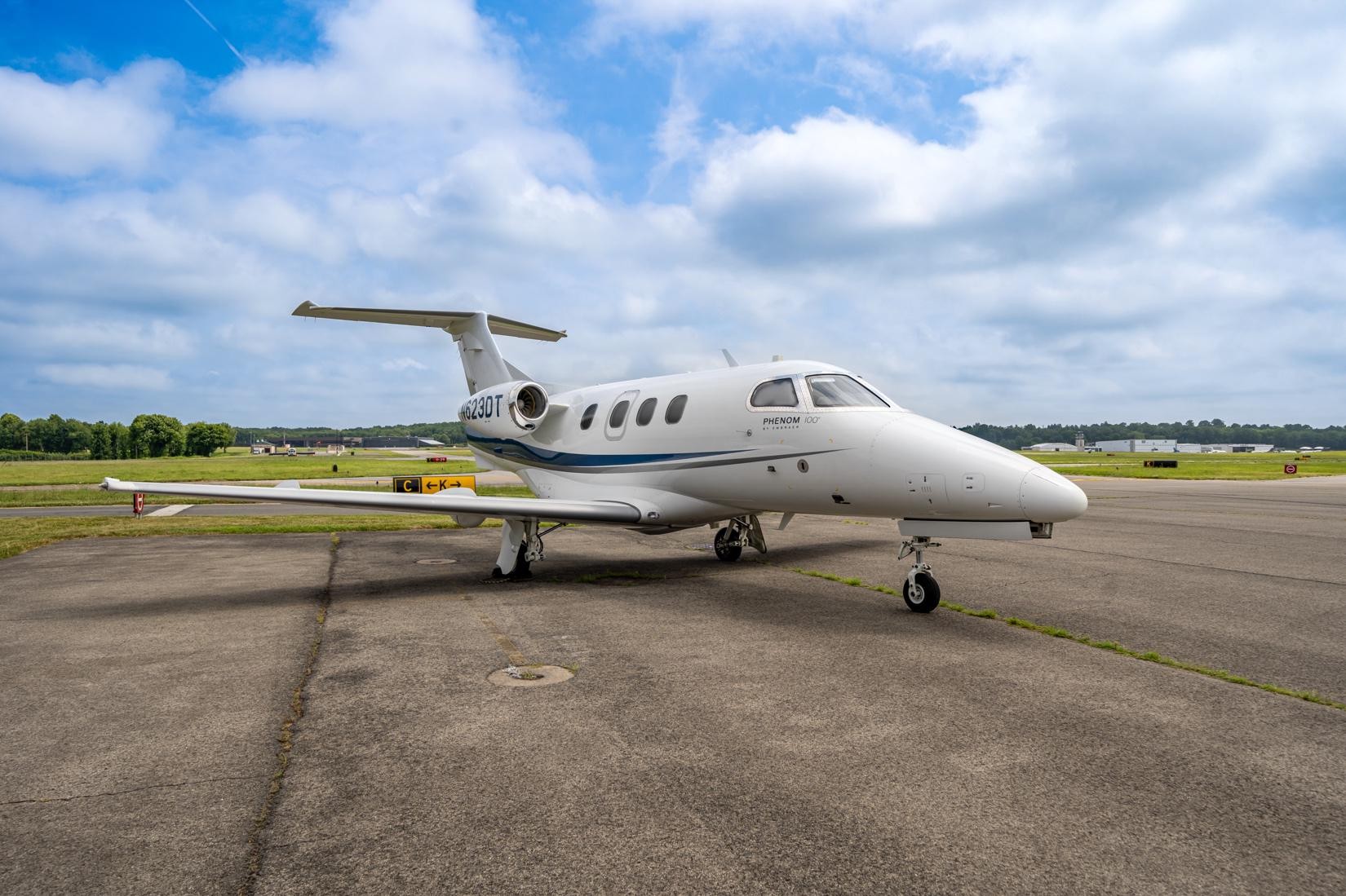2010 Embraer Phenom 100 — photo 2