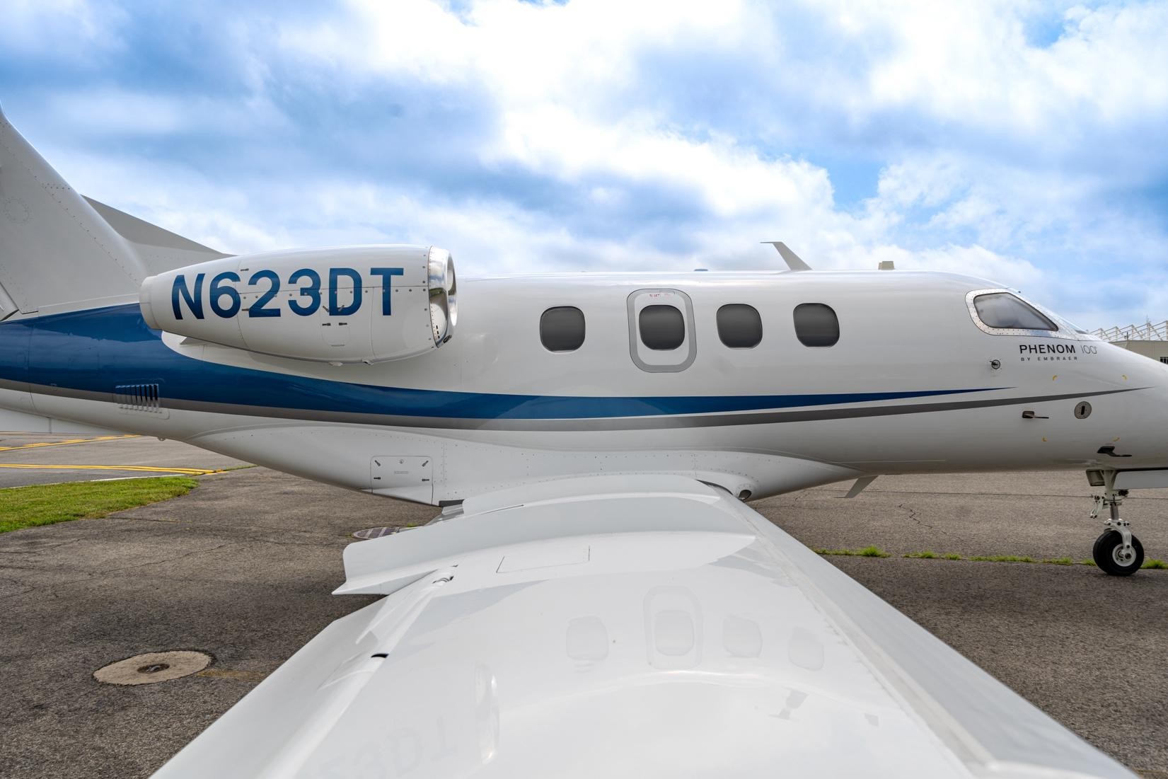 2010 Embraer Phenom 100 — photo 3