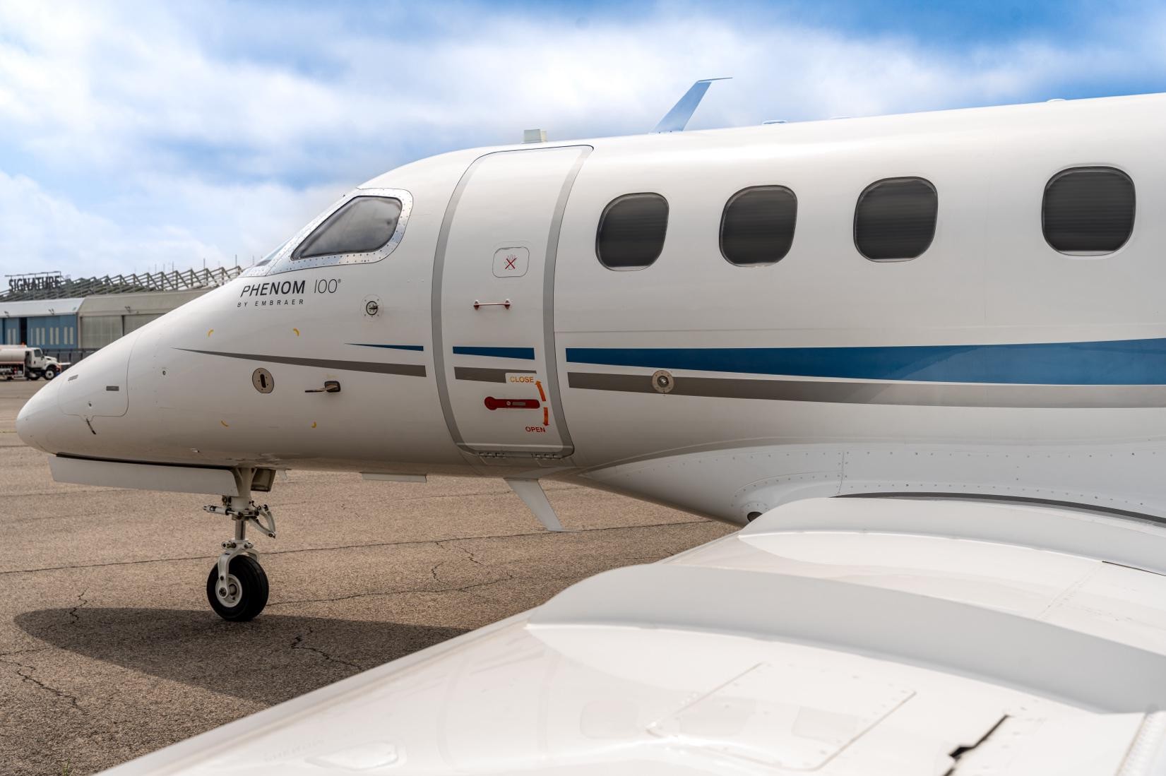 2010 Embraer Phenom 100 — photo 5