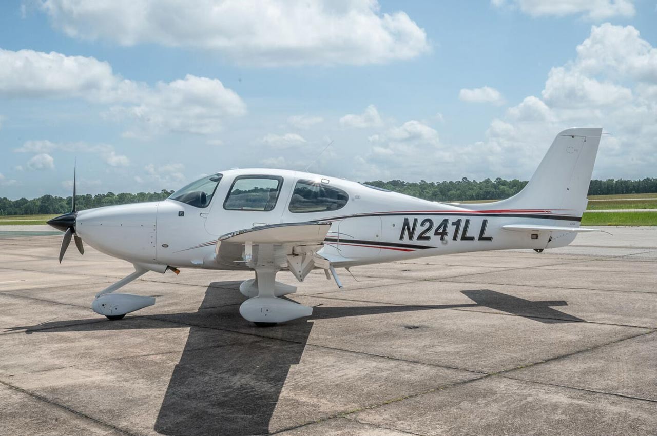 2021 Cirrus SR20 — photo 1