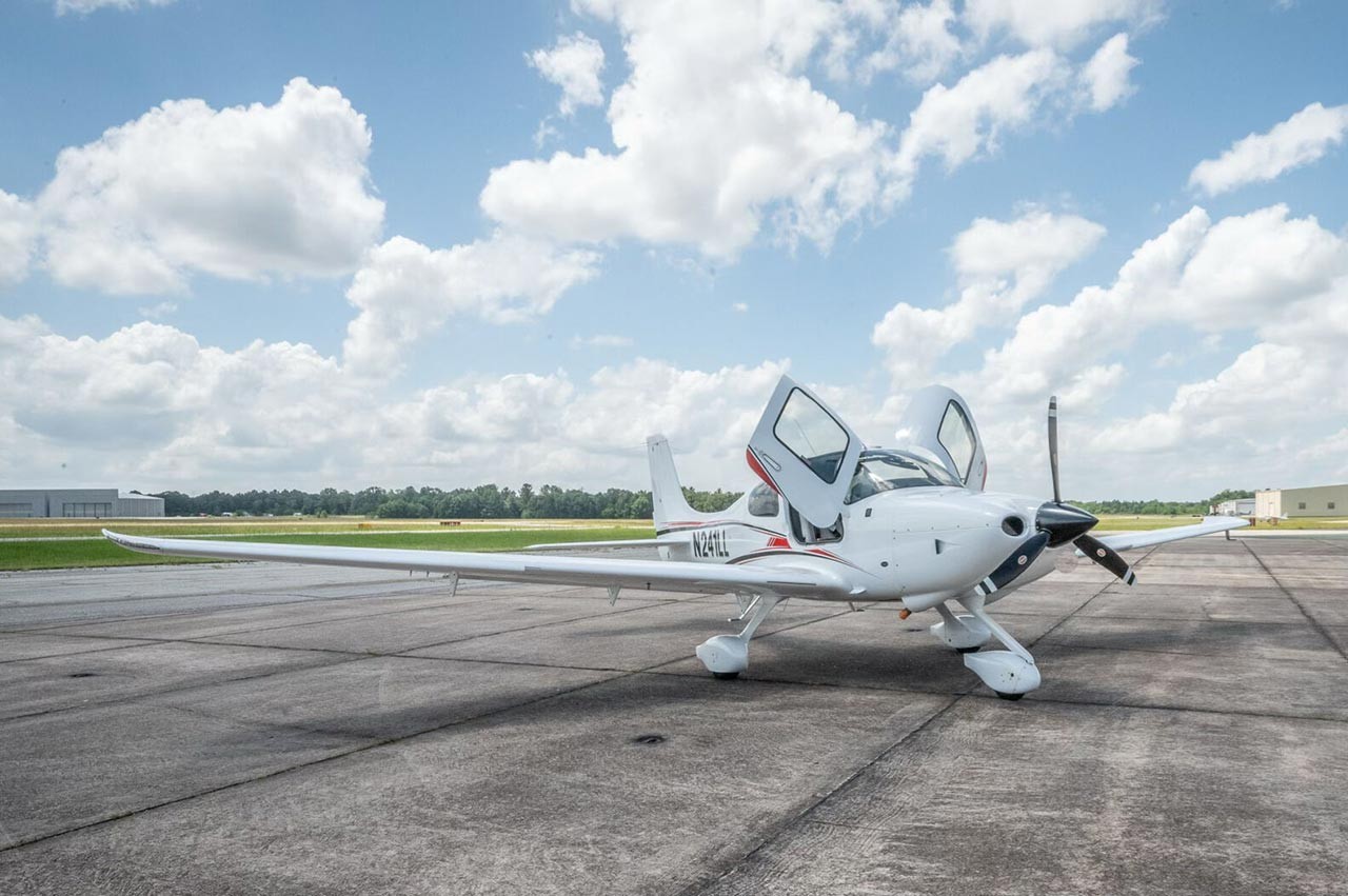 2021 Cirrus SR20 — photo 4