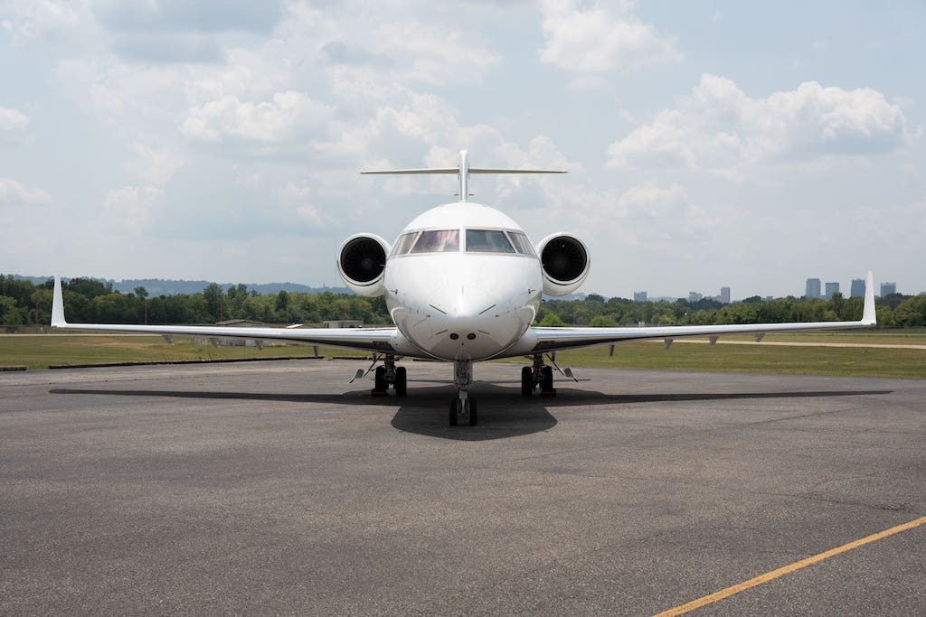 2013 Bombardier Challenger 605 — photo 3