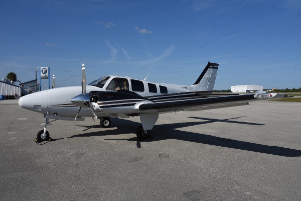 2007 Beech Baron G58 — photo 2