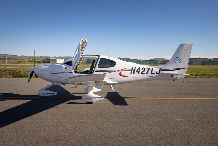 2019 Cirrus SR20 G6 (N427LJ), photo 2