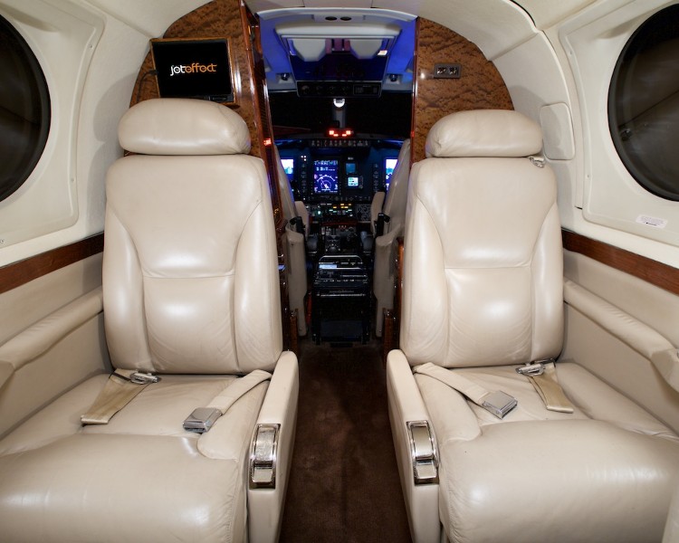 2008 Beechcraft Beech King Air B200 GT, photo 10