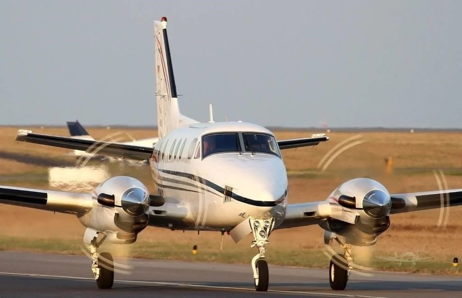 1981 Beech King Air C90, photo 3