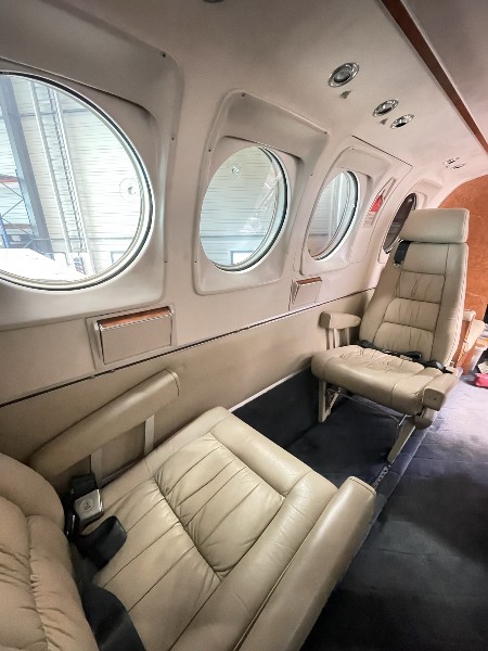 1981 Beech King Air C90, photo 6