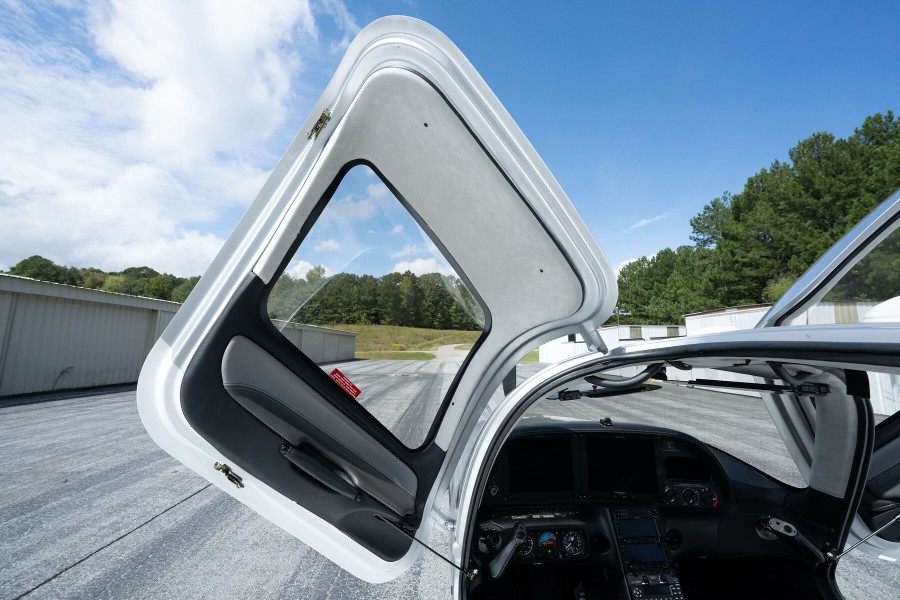 2006 Cirrus SR22-G2 (N229SG), photo 10