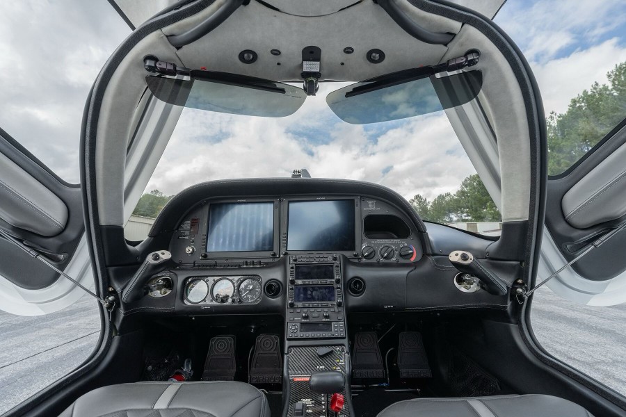 2006 Cirrus SR22-G2 (N229SG), photo 17