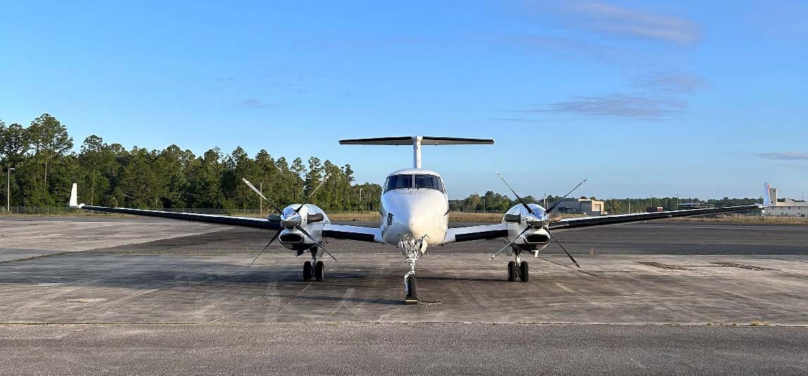 2010 Beech King Air 350 — photo 2
