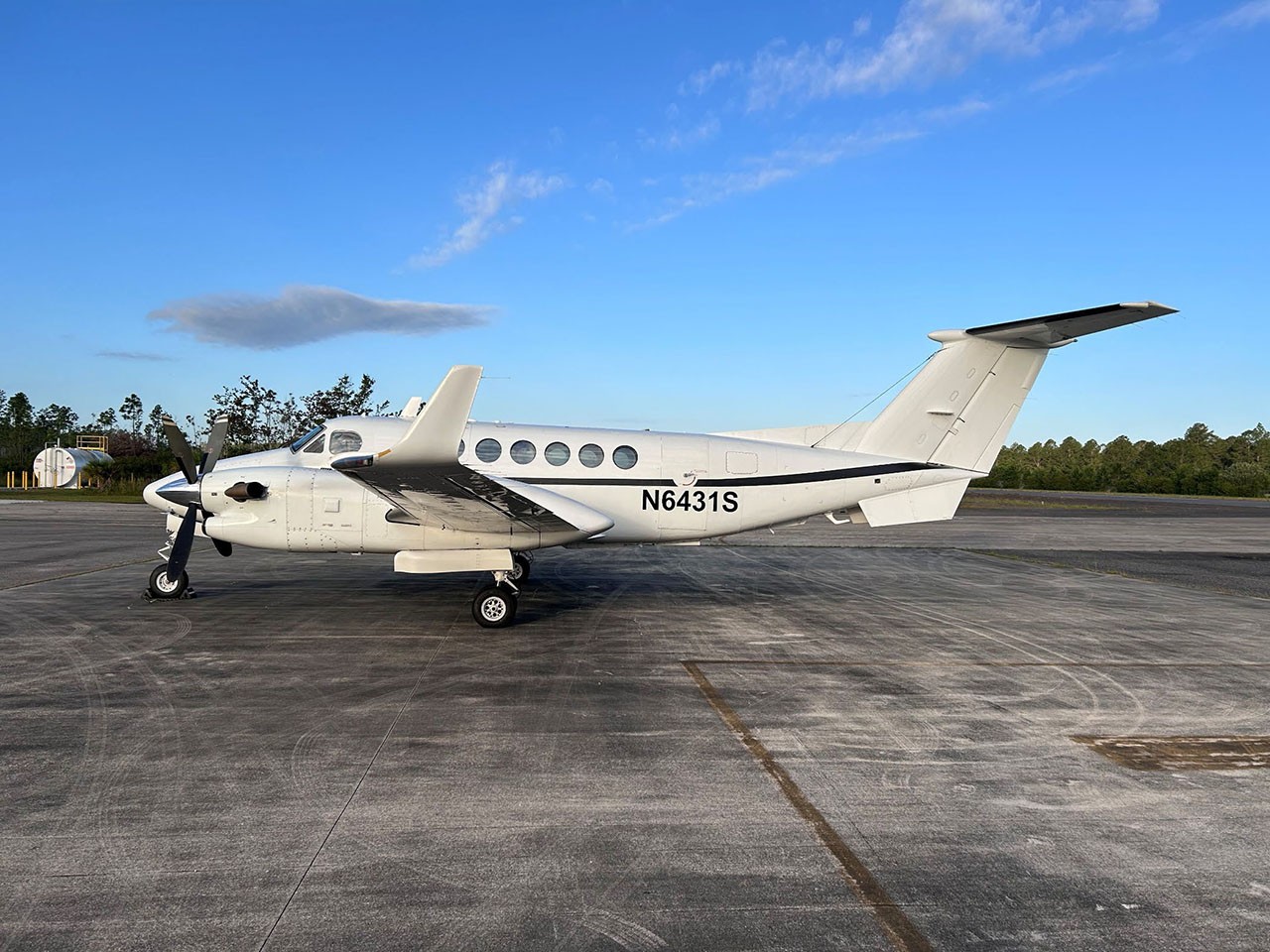 2010 Beech King Air 350 — photo 3