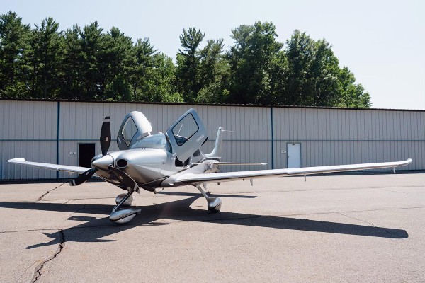 2025 Cirrus SR22-G7 — photo 2