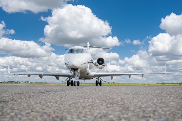 2008 Bombardier Challenger 300 — photo 4