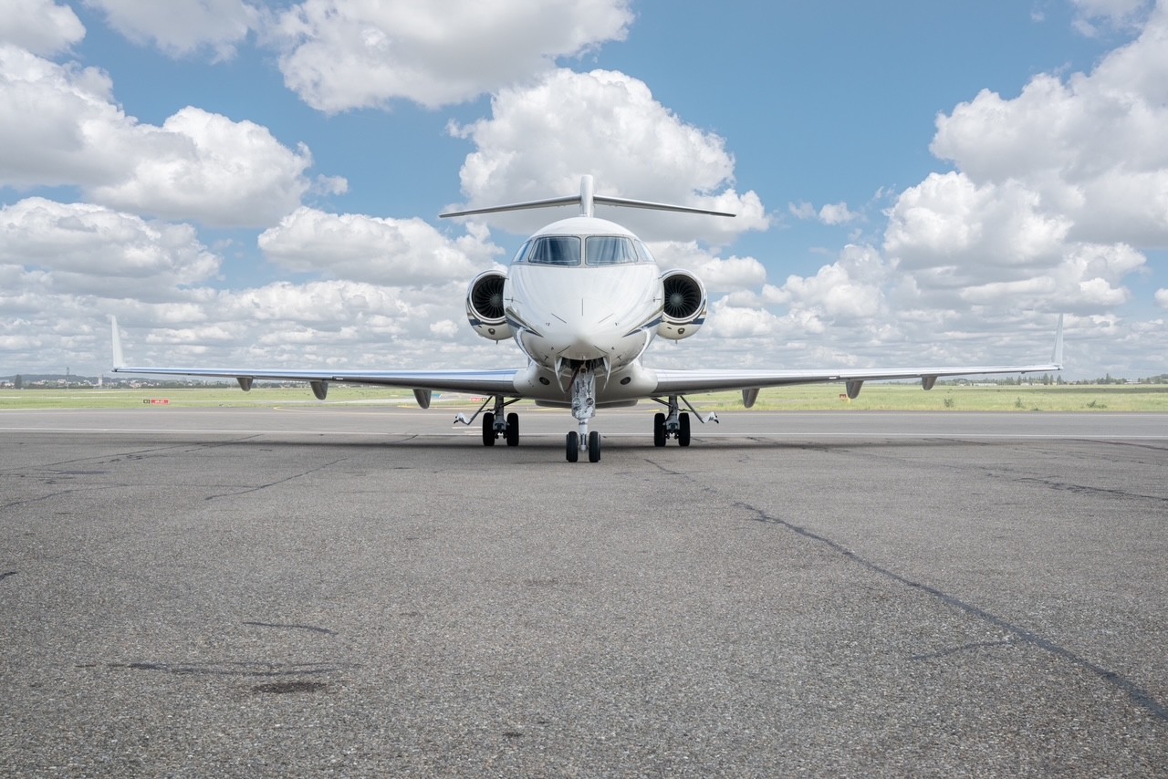 2008 Bombardier Challenger 300 — photo 5