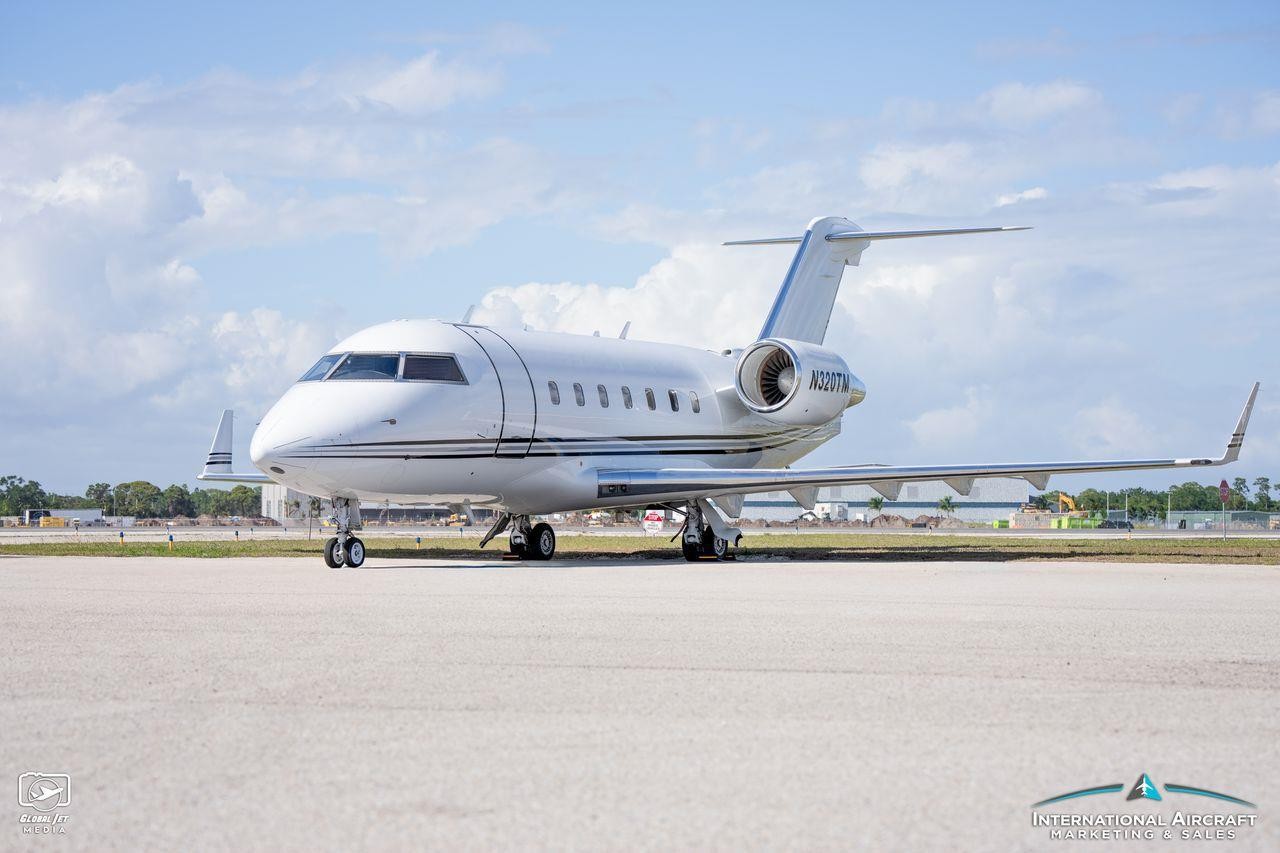 1995 Bombardier Challenger 601-3R — photo 2
