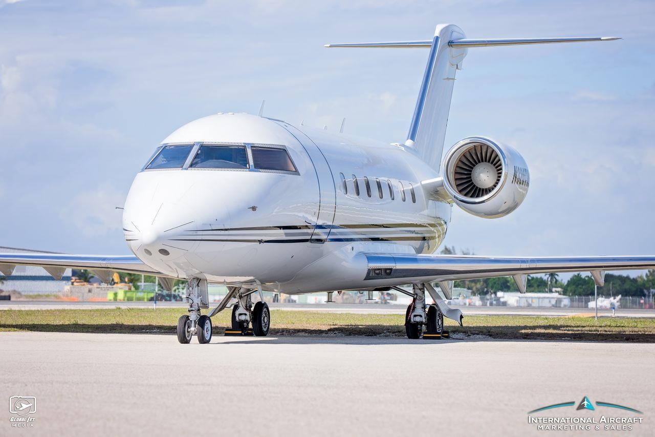 1995 Bombardier Challenger 601-3R — photo 4