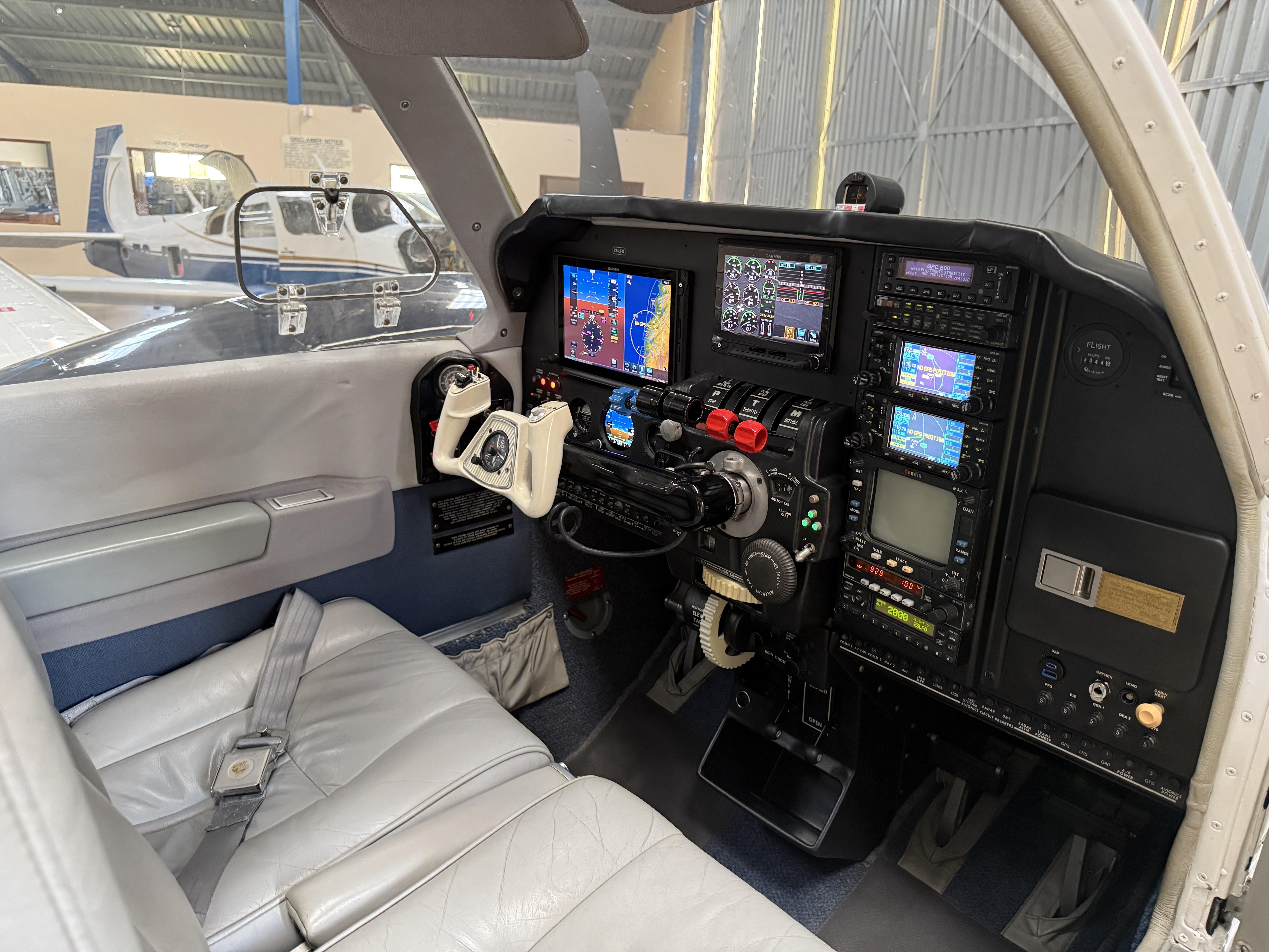 1982 Beech Baron B55 — photo 2