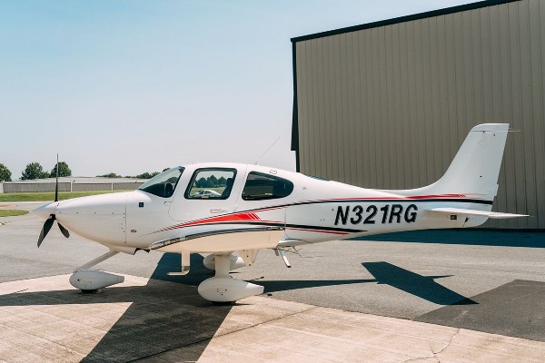 2022 Cirrus SR20 — photo 1