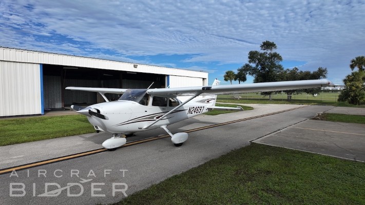 2005 Cessna 172SP — photo 1