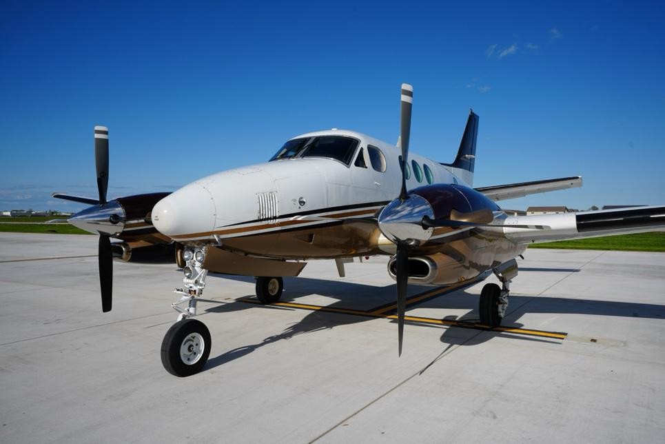 1990 Beech King Air C90A — photo 2
