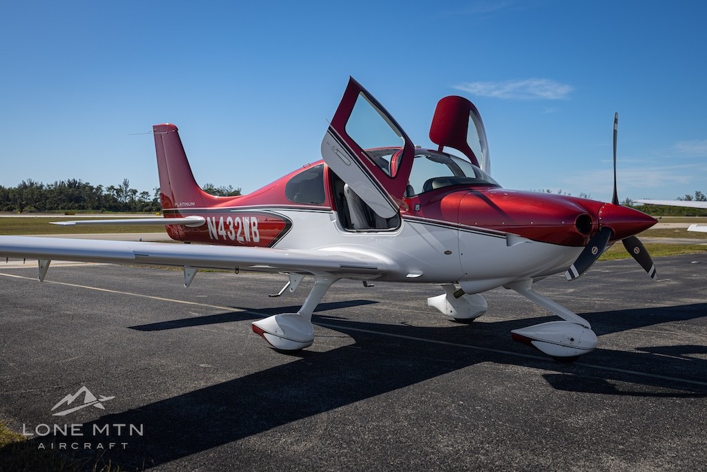 2022 Cirrus SR20 — photo 2
