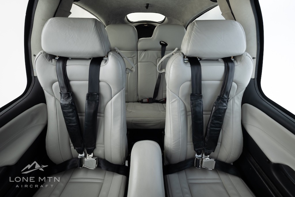 2022 Cirrus SR20 — photo 5