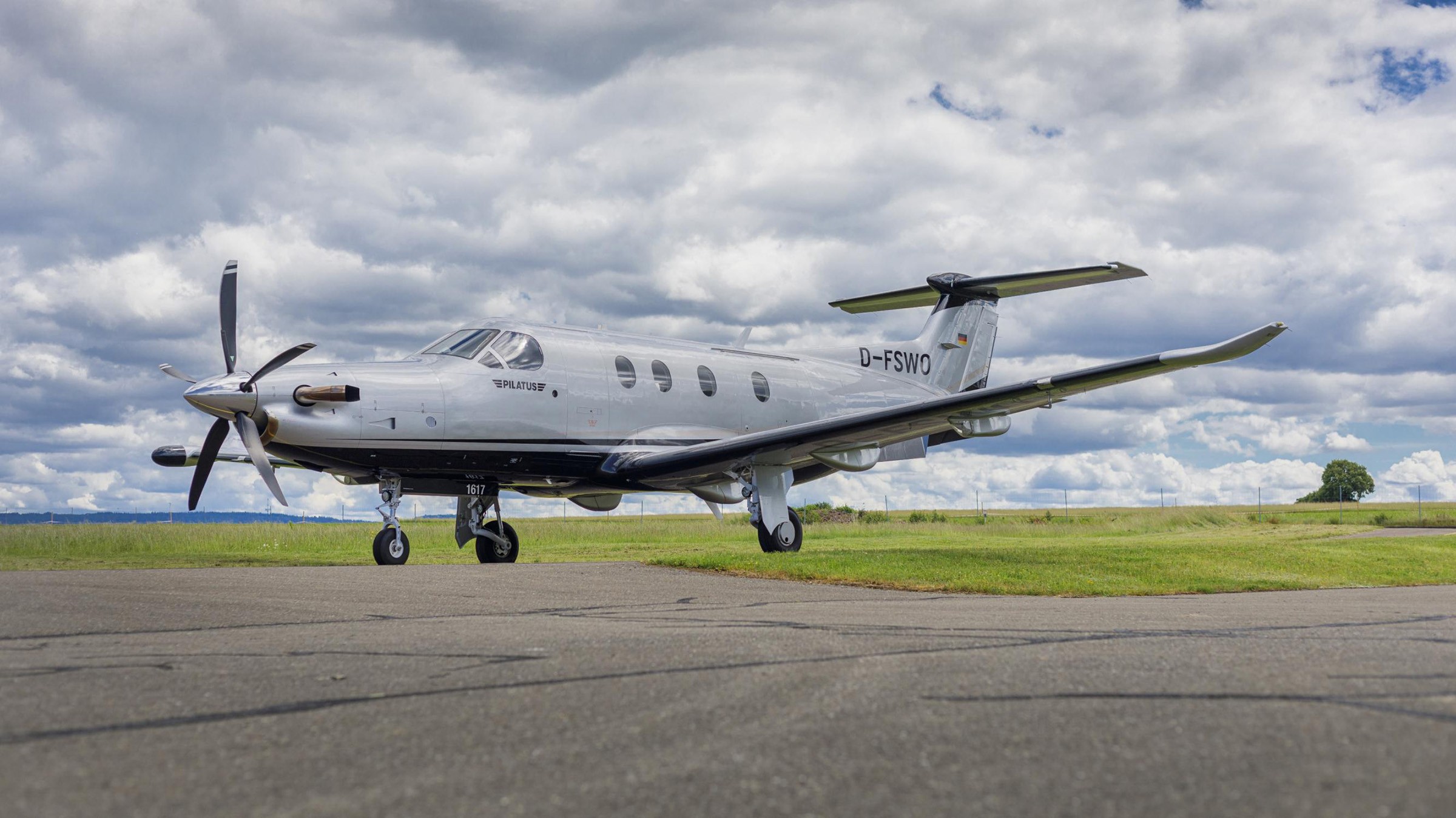 2016 Pilatus PC-12 — photo 3