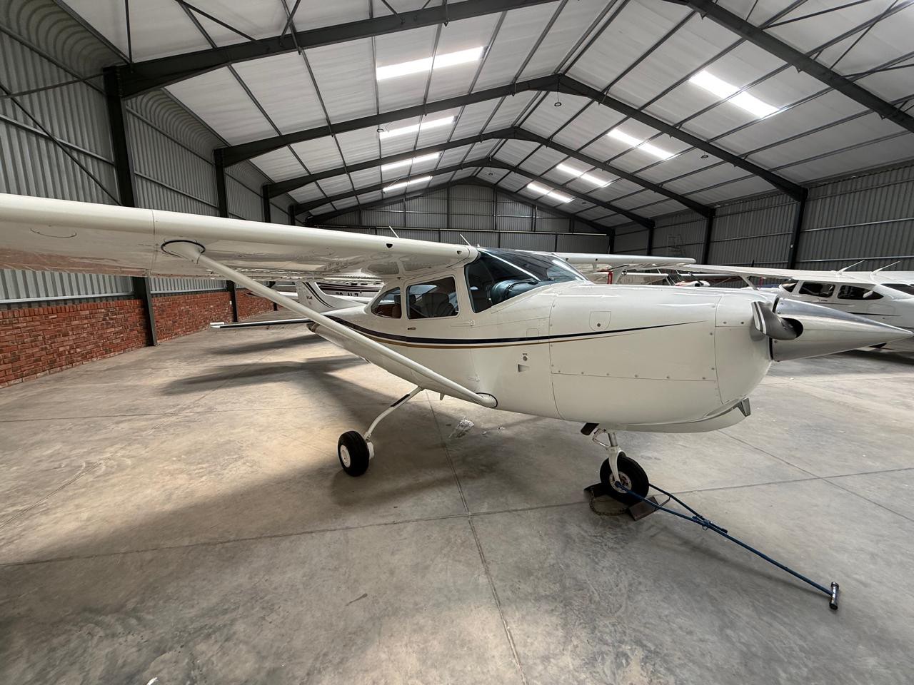 1980 Cessna R-182RG — photo 2