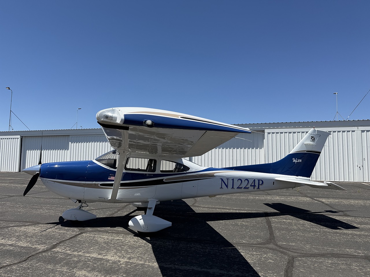 2004 Cessna 182T — photo 1