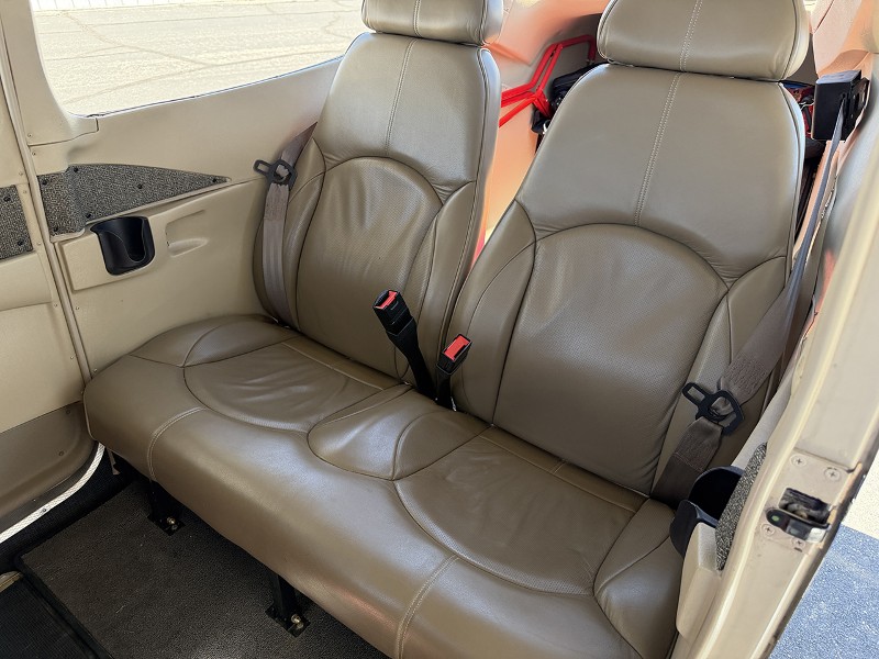 2004 Cessna 182T, photo 12