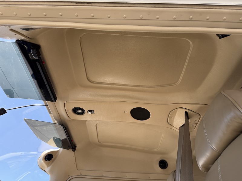2004 Cessna 182T, photo 13