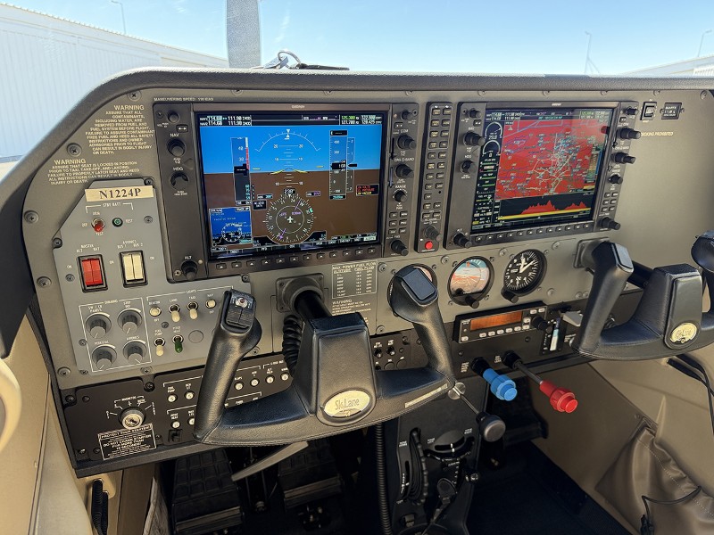 2004 Cessna 182T, photo 18