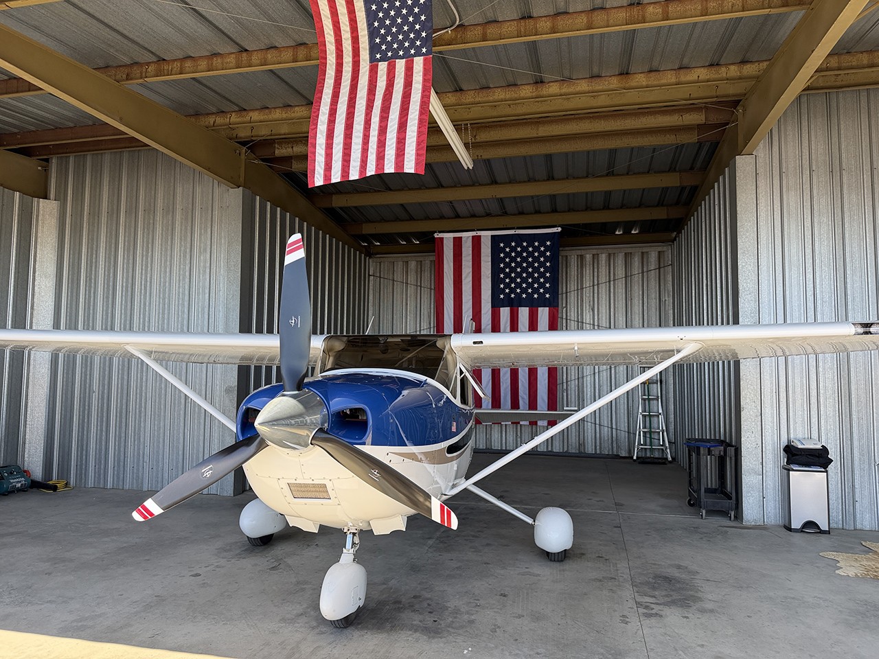 2004 Cessna 182T — photo 3
