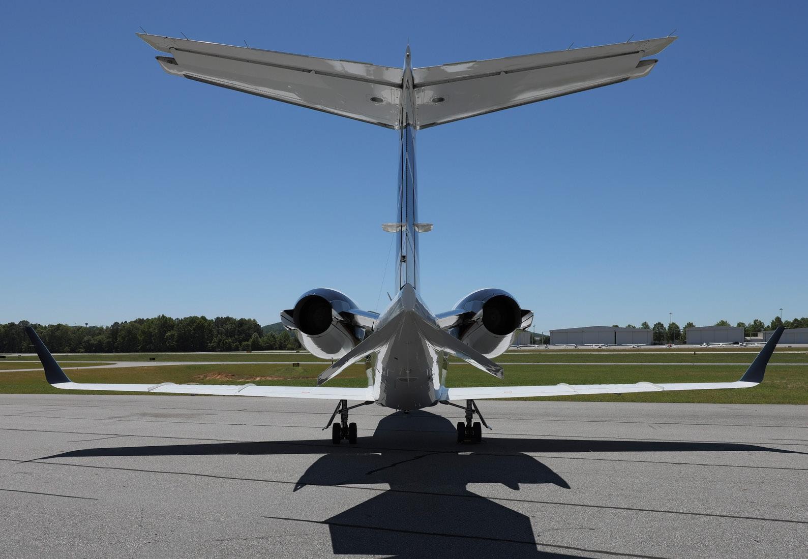 2011 Learjet 60 — photo 4